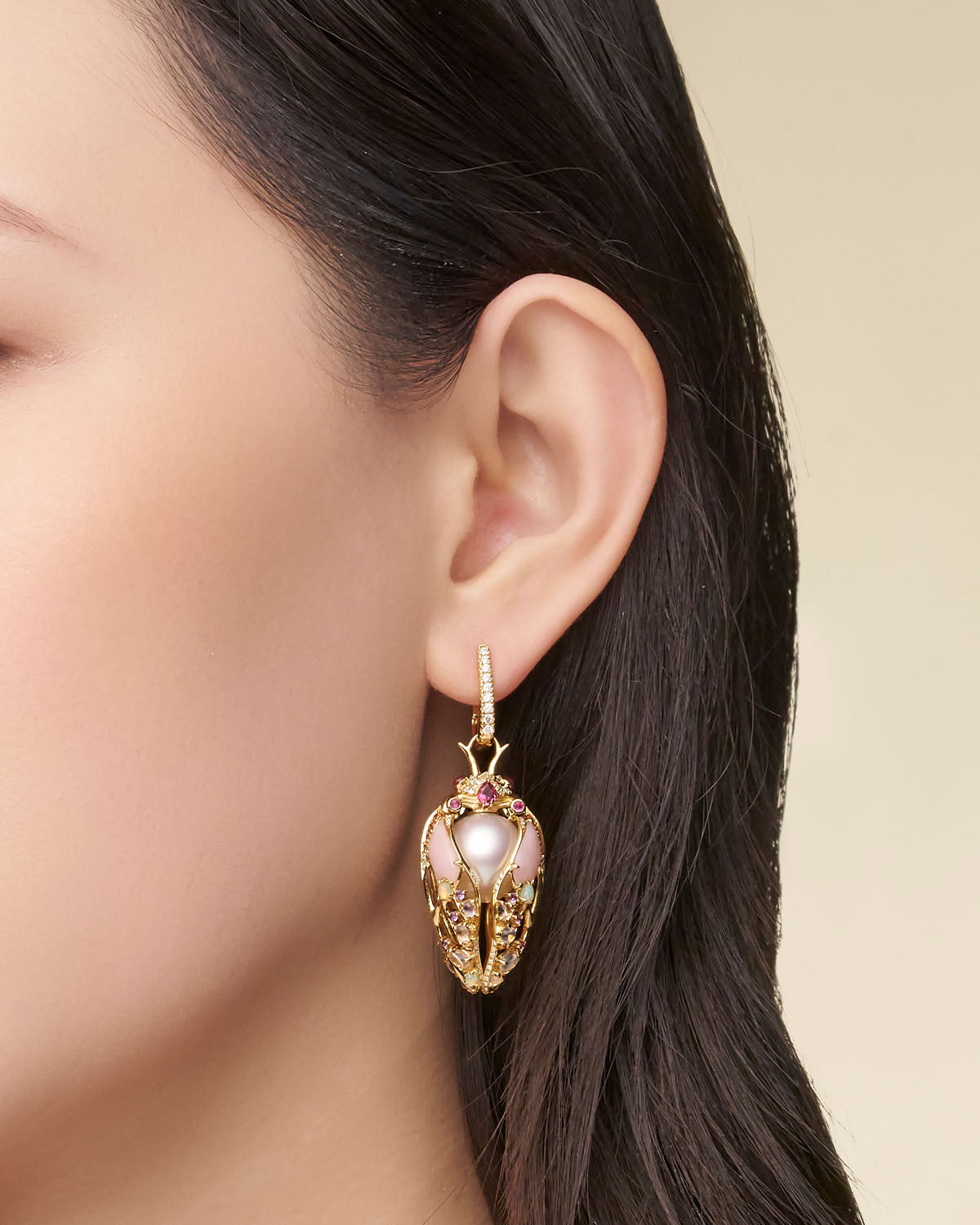 Blushing Cicada Pearl Earring Enhancers YG On Body G25AE01YPO11 closed