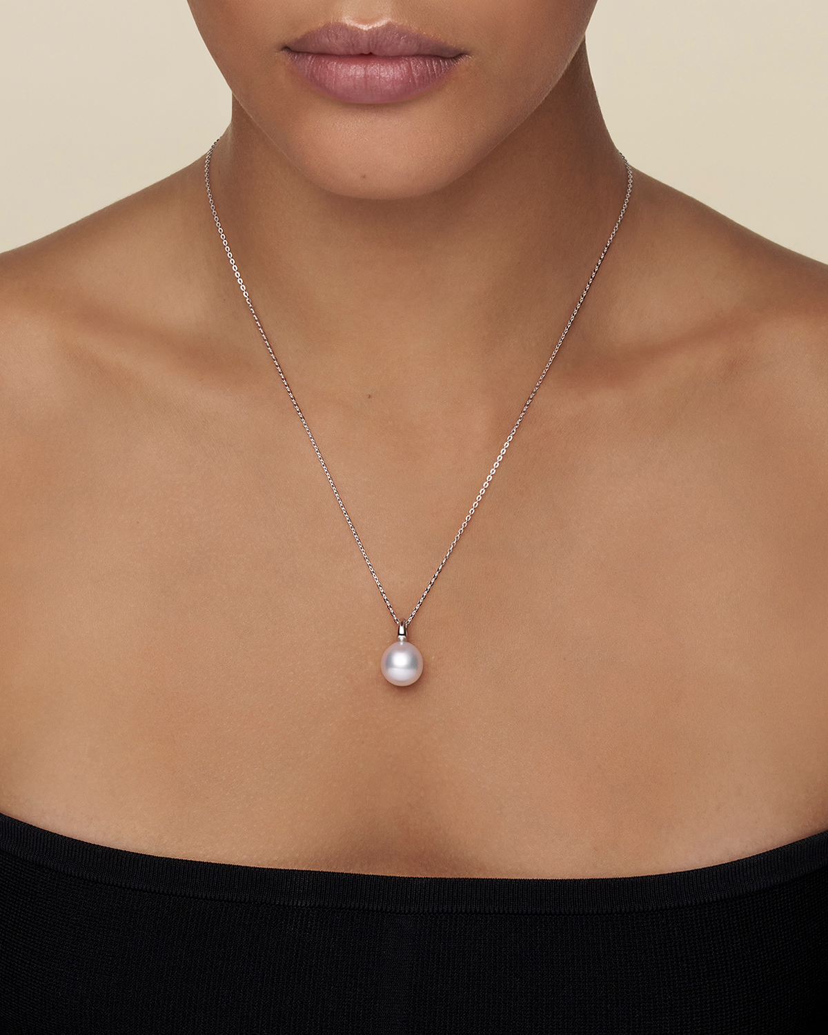 Bianca Pearl Pendant 12 Oval Pearl and white gold on body c19p35wpo12