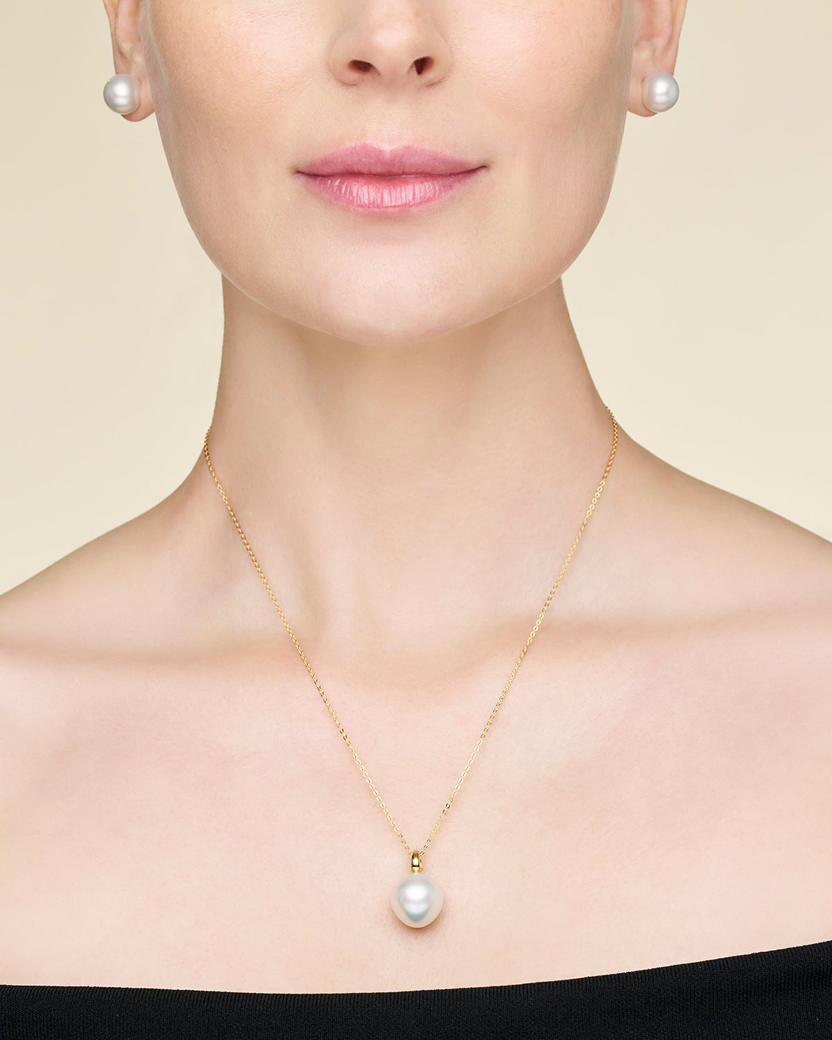 Bianca Pearl Pendant | 14mm Oval Pearl and Yellow Gold