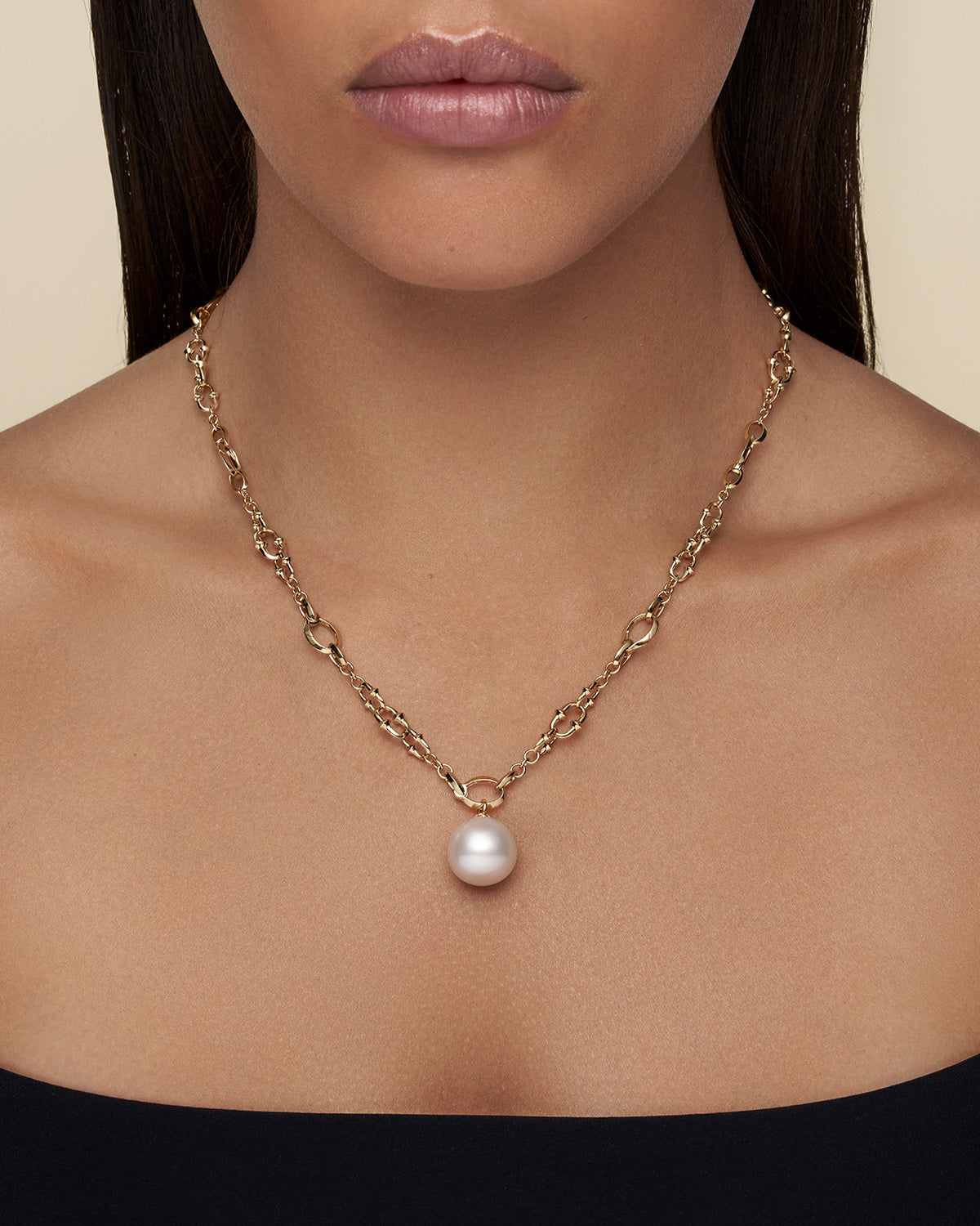 Dive Chain Pearl Charm Necklace in Yellow Gold On Body DD25N01YPO15
