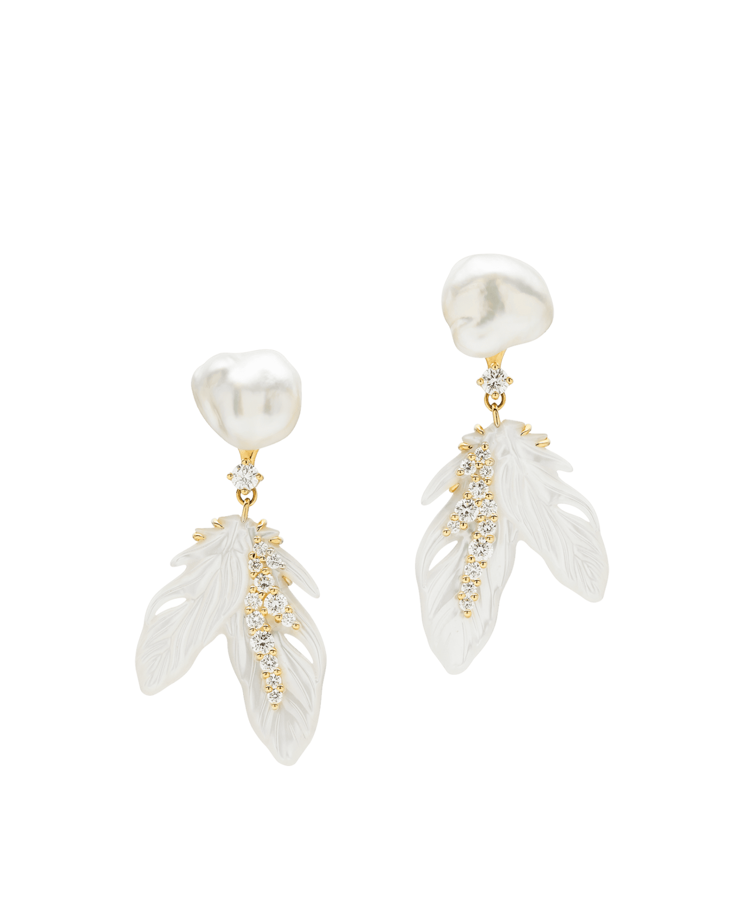 Feather Mother of Pearl and Keshi Stud Earrings in Yellow Gold DE22AE00YKQ08 E22AE00Y + C00E40YKQ08 1