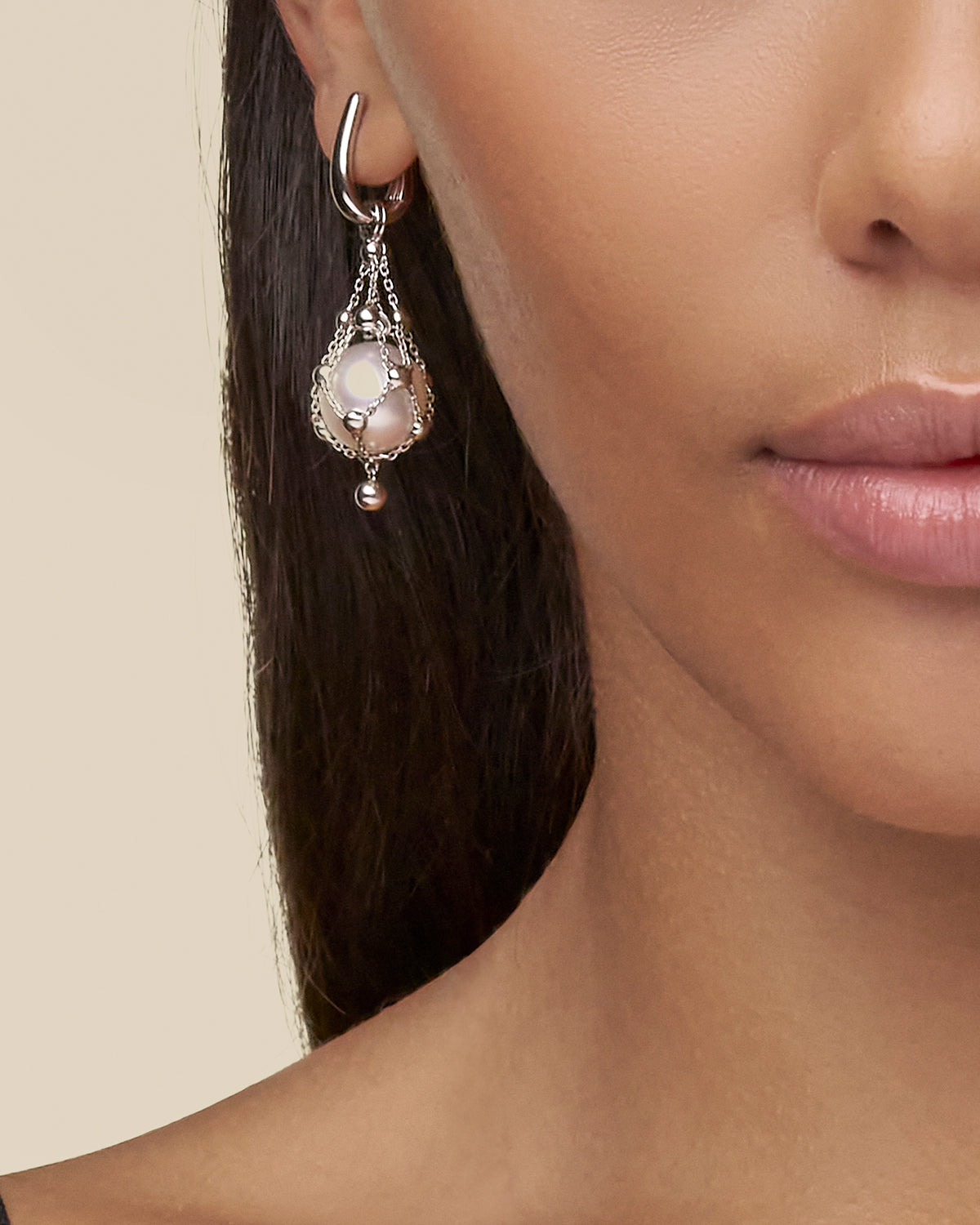 Lavalier Pearl Earrings On Body dh14e20wpb12