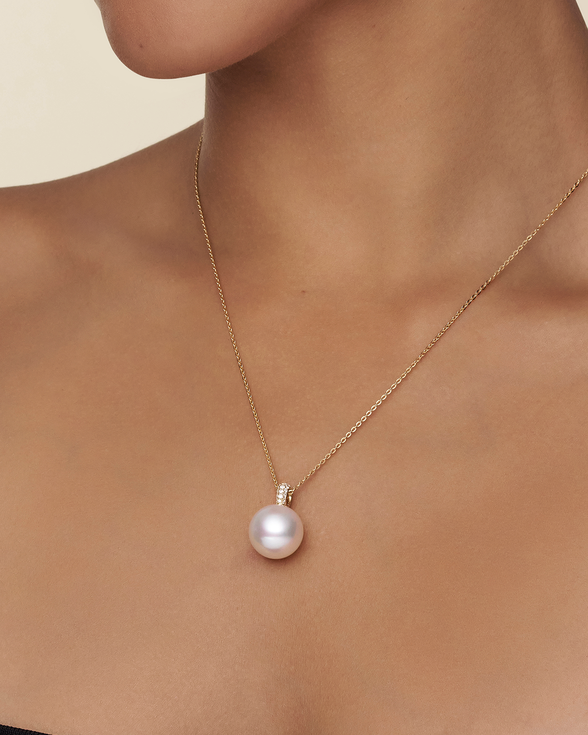 Audrey Pearl Pendant 15 Round Pearl Diamonds and Yellow Gold On Body c19p38ypr15

