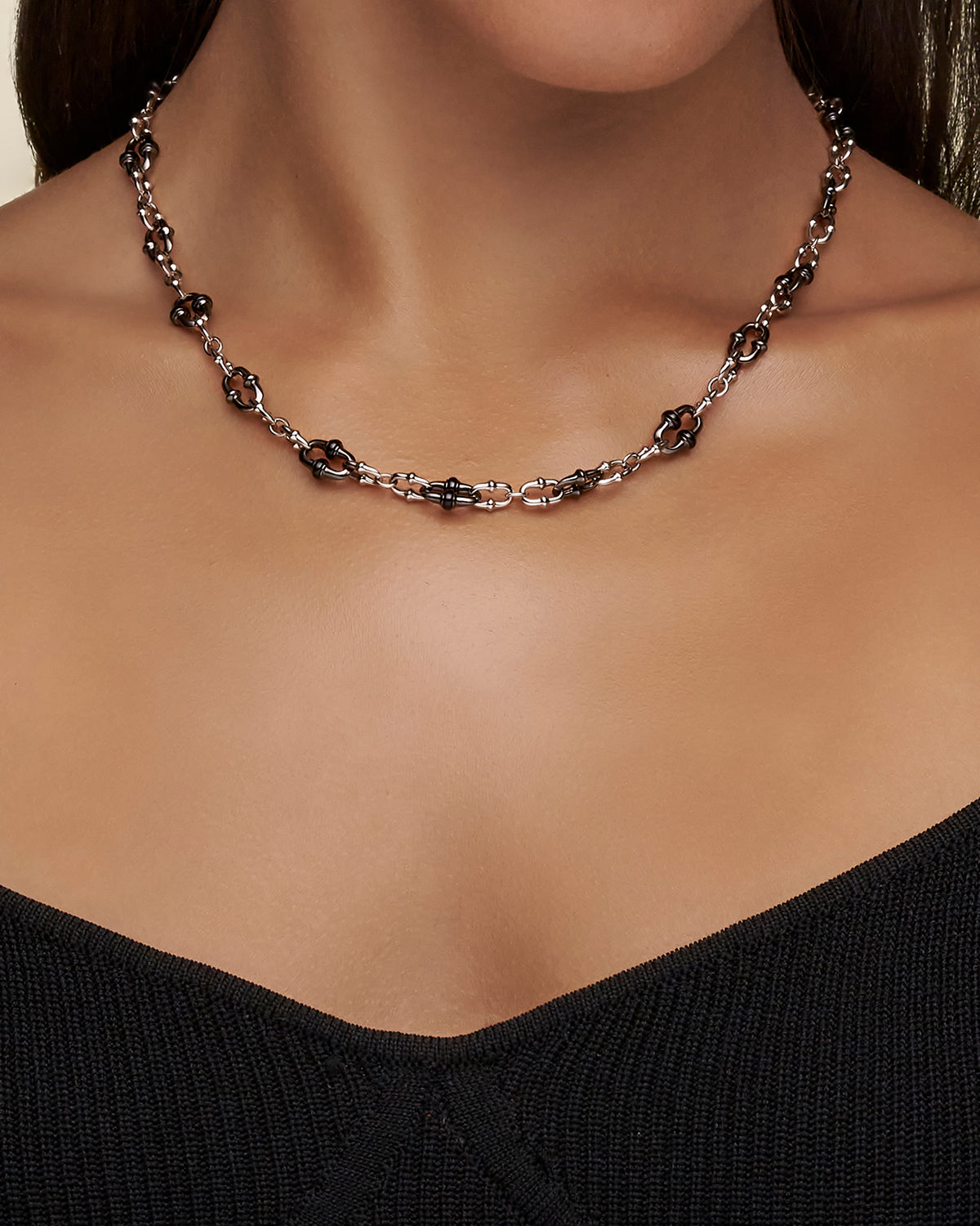 Black Spinel Dive Chain Necklace On Body D24C65W