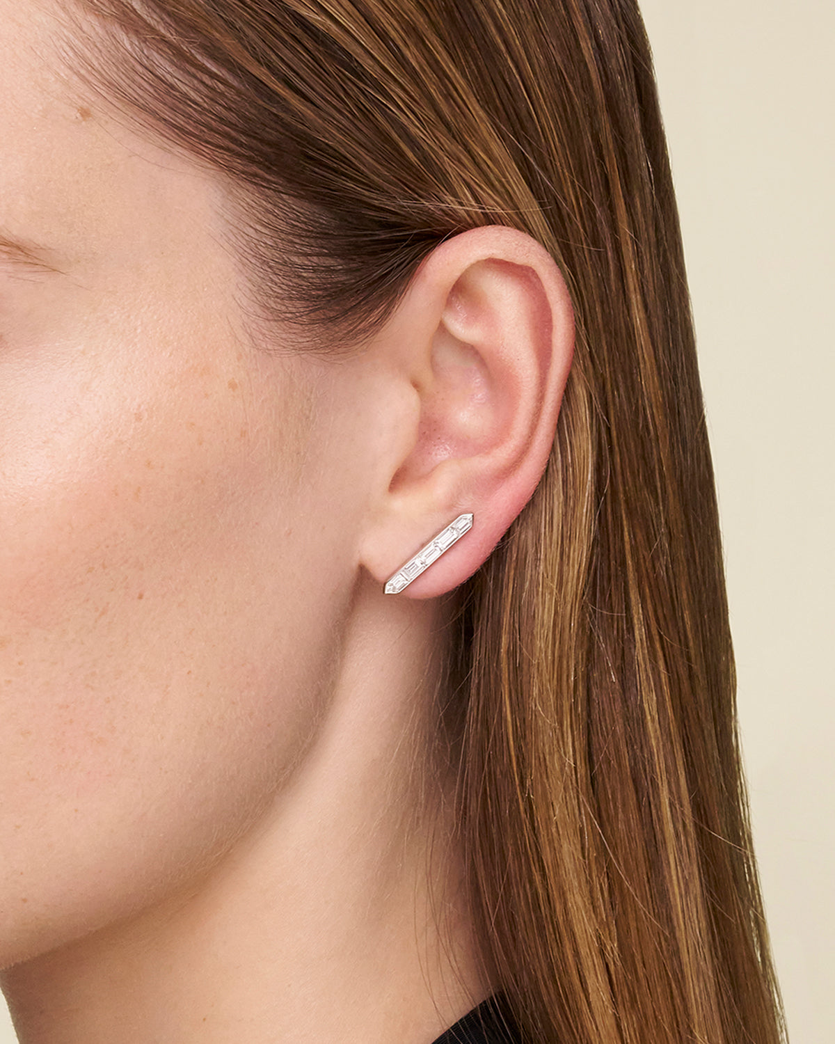 Diamond Bollard Studs On Body H24E52W Ring dh24r52wps14