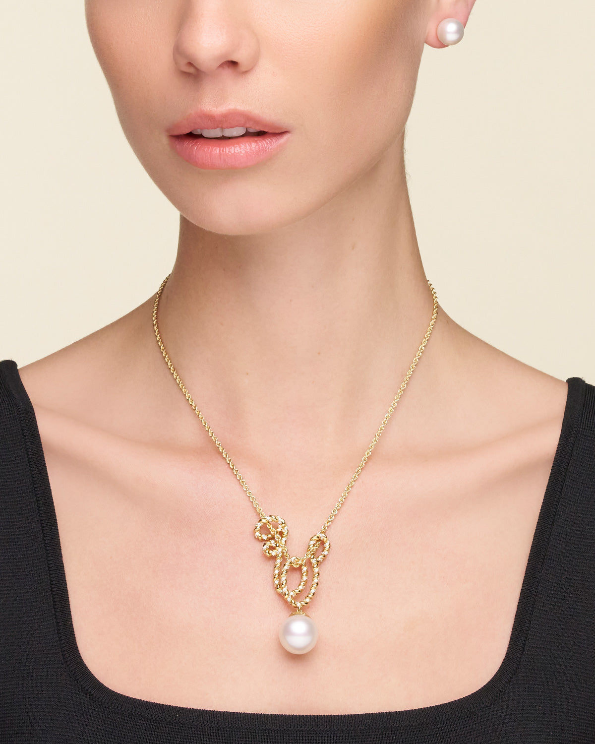 Diamond Entwined Rope Pearl Pendant YG On Body D21P44YPS16 Earrings dprdstud 2