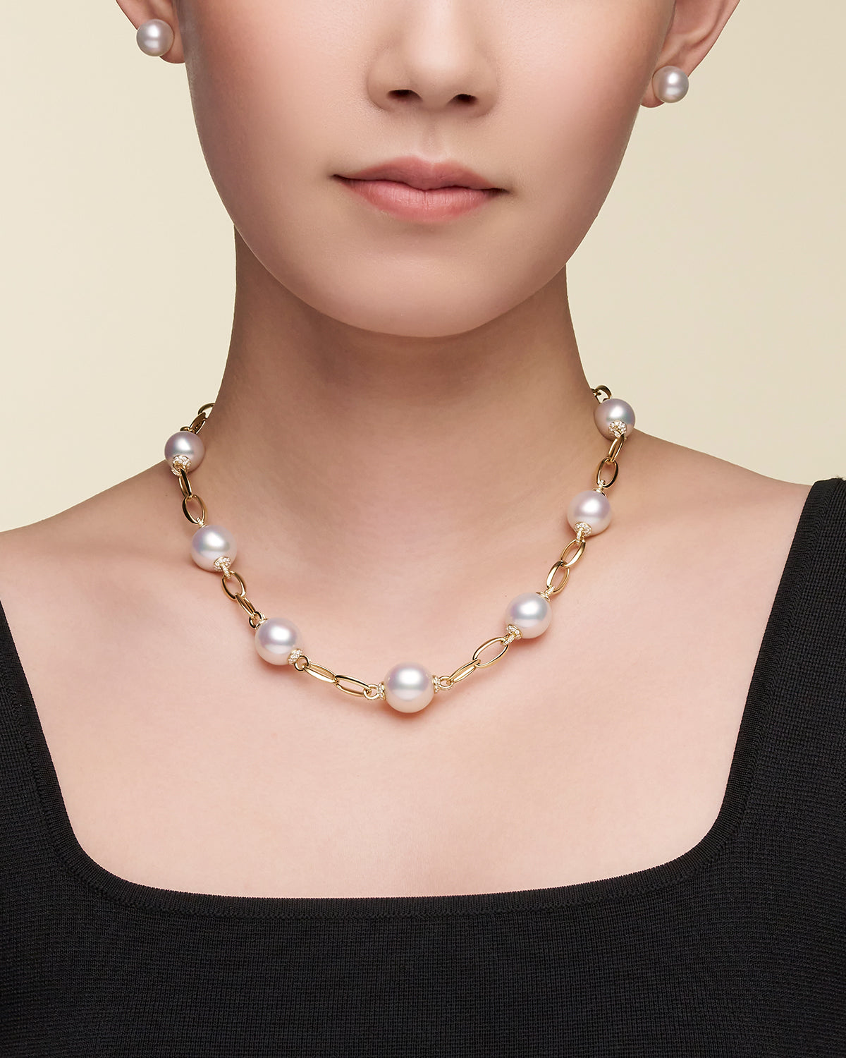 Diamond Keel Edge Pearl Necklace On Body R11N14YPO12 Earrings C00E40YPR09