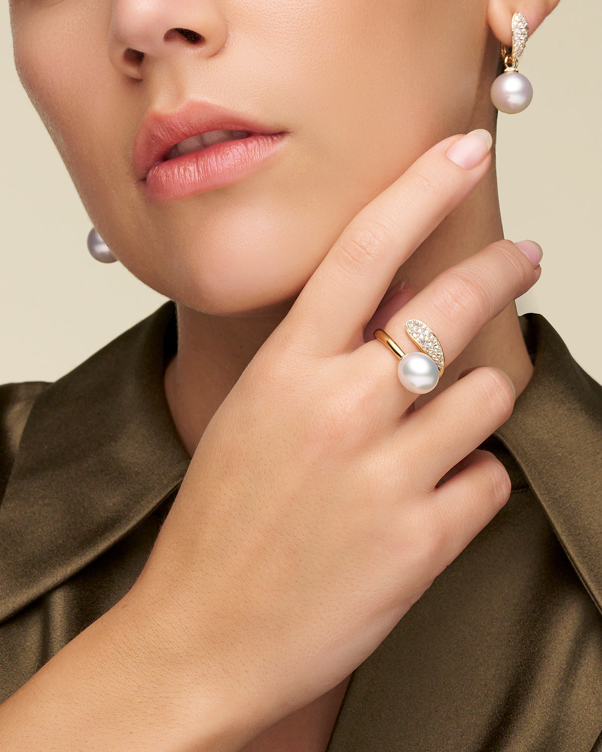 Diamond-Touchstone-Pearls-My-Way-Earrings-On-Body-DYPR12C16E10Y-SKU-C16E10Y-C16AE03YPR12-Diamond-Touchstone-Pearl-Ring-On-Body-dv16r01ypo09-SKU-V16R01YPO0952