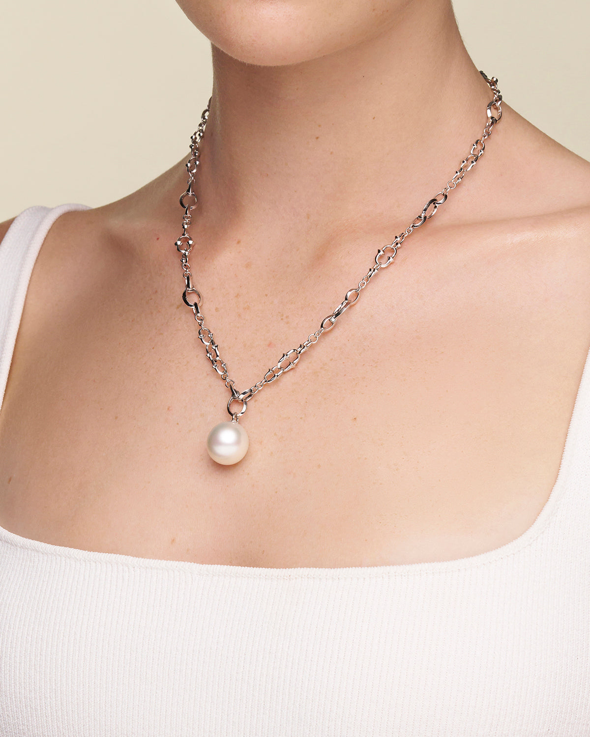 Dive Chain Pearl Charm Necklace On Body DD25N01WPO13