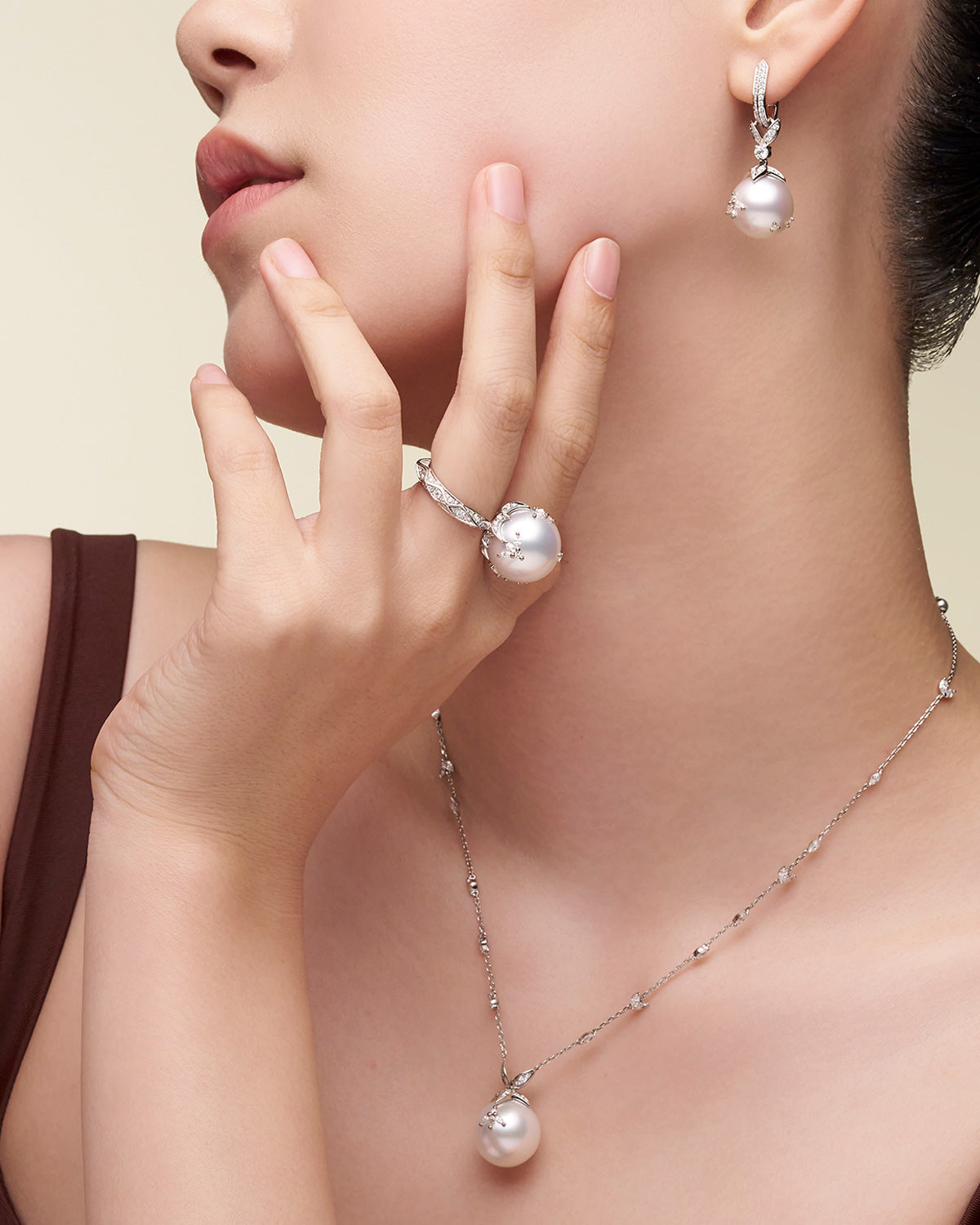 Full Moon Pearl Necklace On Body F23N50WPR15 Earrings DF23AE50E05W Ring SKU F23R50WPR1652