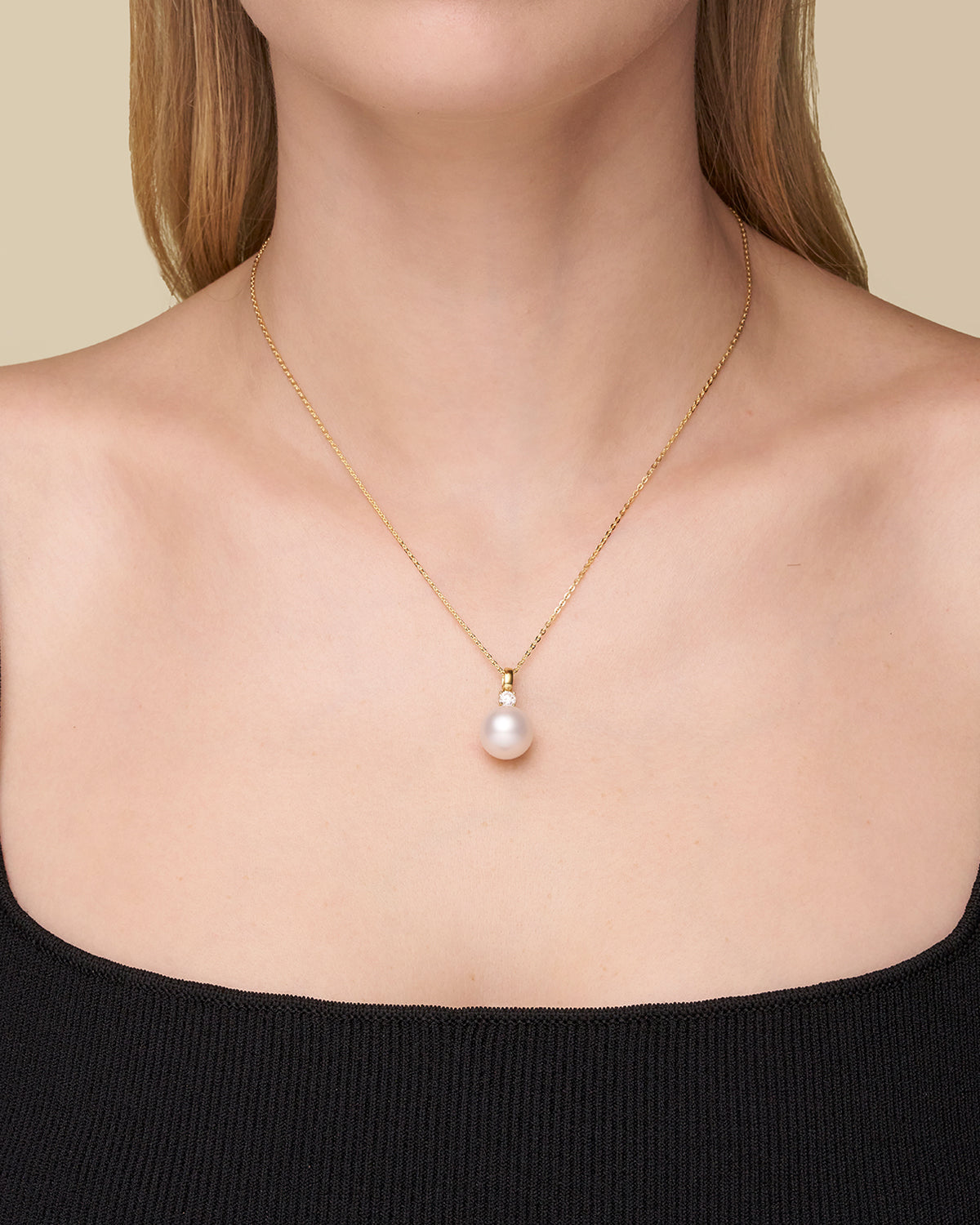 Grace Pearl Pendant On Body c00p28ypr12