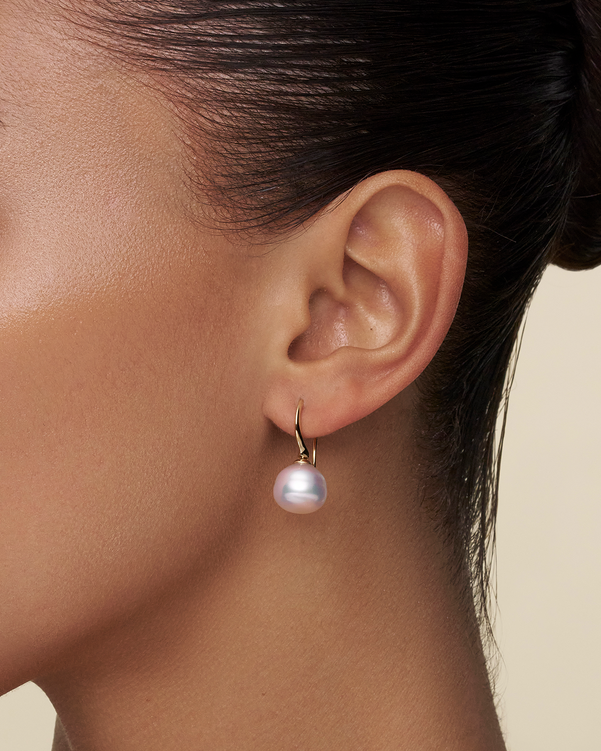 Keel Edge Pearl Earrings 10 11 Circle Pearls and Yellow Gold on body c18e42ypc11