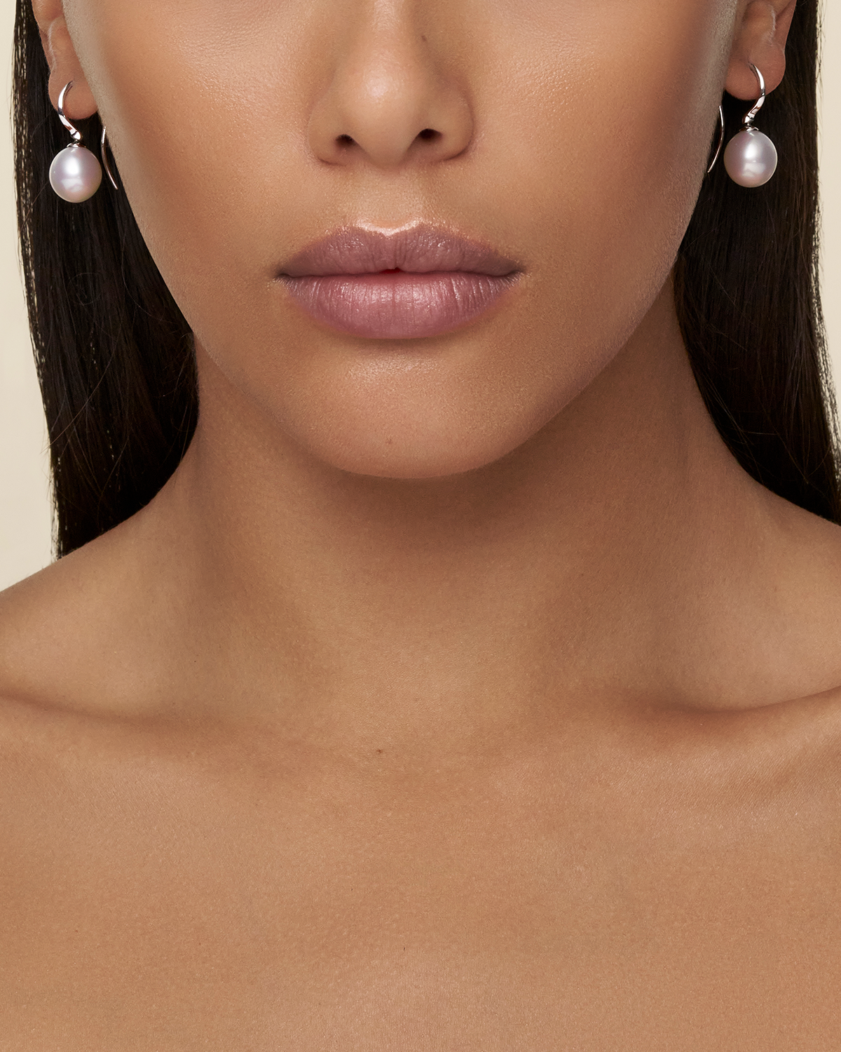 Keel Edge Pearl Earrings 11 Oval Pearls and White Gold on body c18e42wpo11