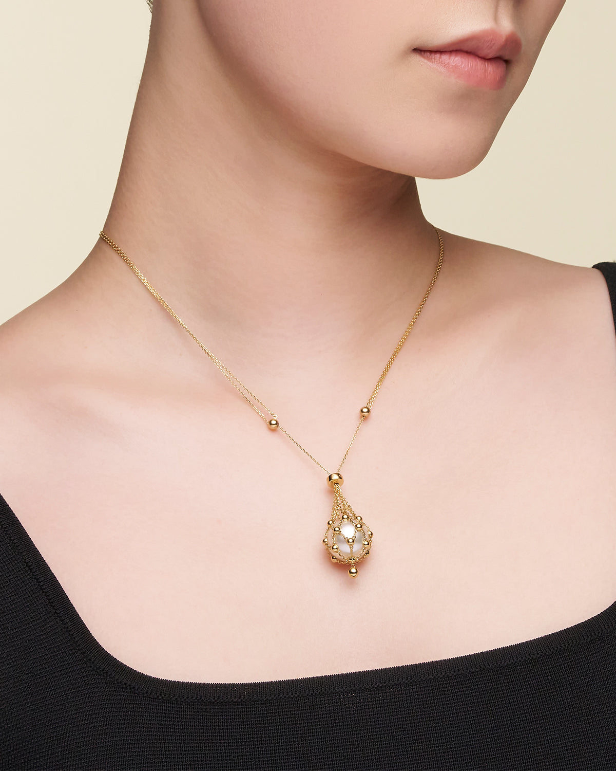 Lavalier Pearl Necklace On Body dh13n01ypb15 SHORT