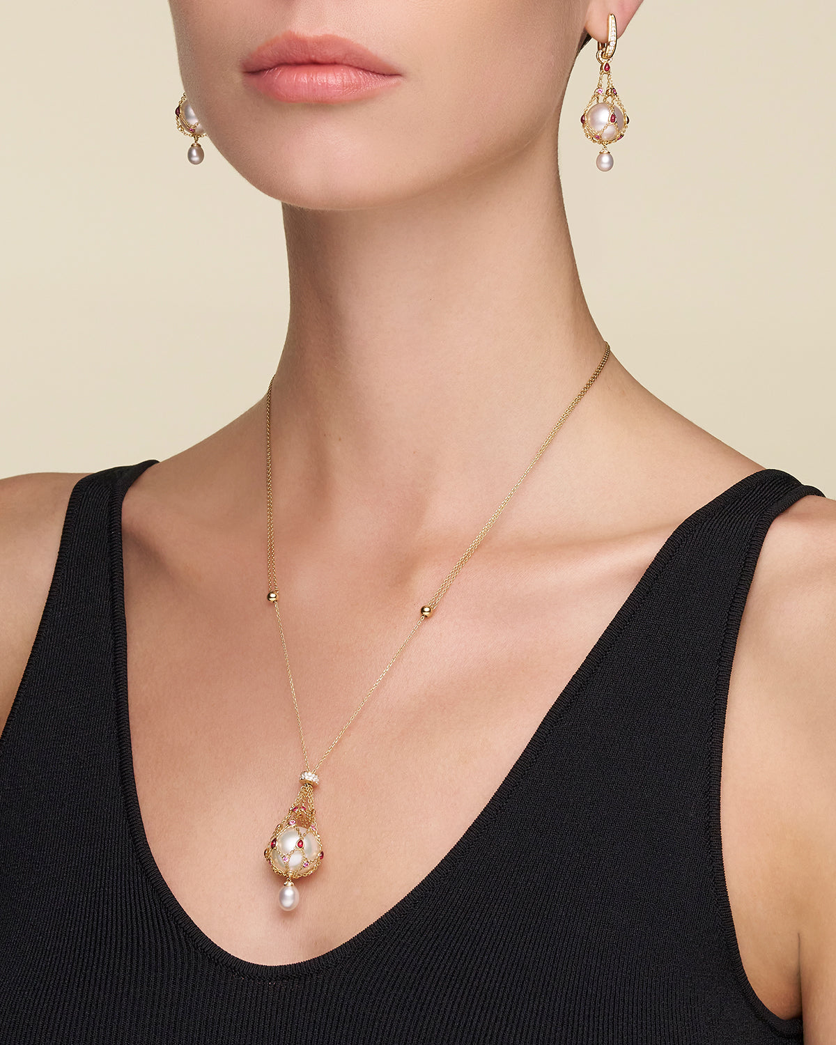 Ruby Lavalier Pearl Necklace On Body dh20n23ypb15 SKU H20N23YKQ06 H13Q01PB15 Ruby Lavalier Pearl Earrings On Body dh20e23ypb12 SKU H20E23YKQ05 H14Q02PB12