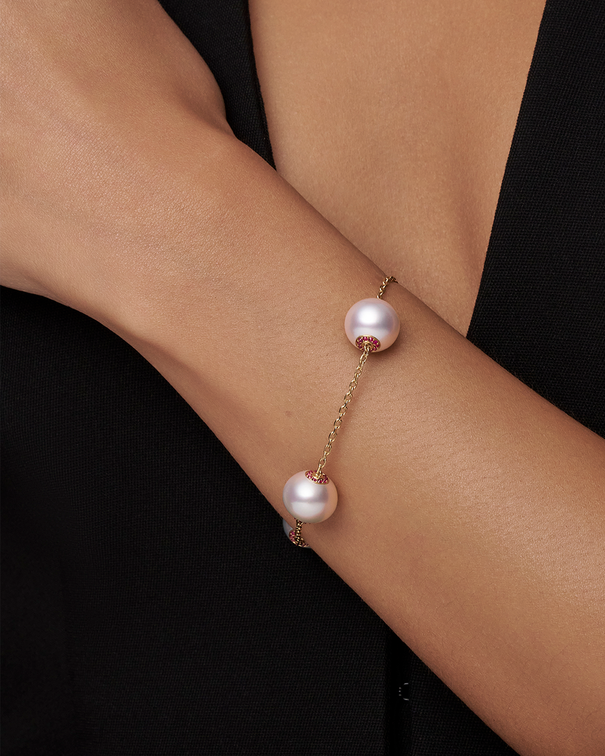 Ruby Touchstone Pearl Bracelet 12 Button Pearls Rubies and yellow gold on body v14b02ypb12