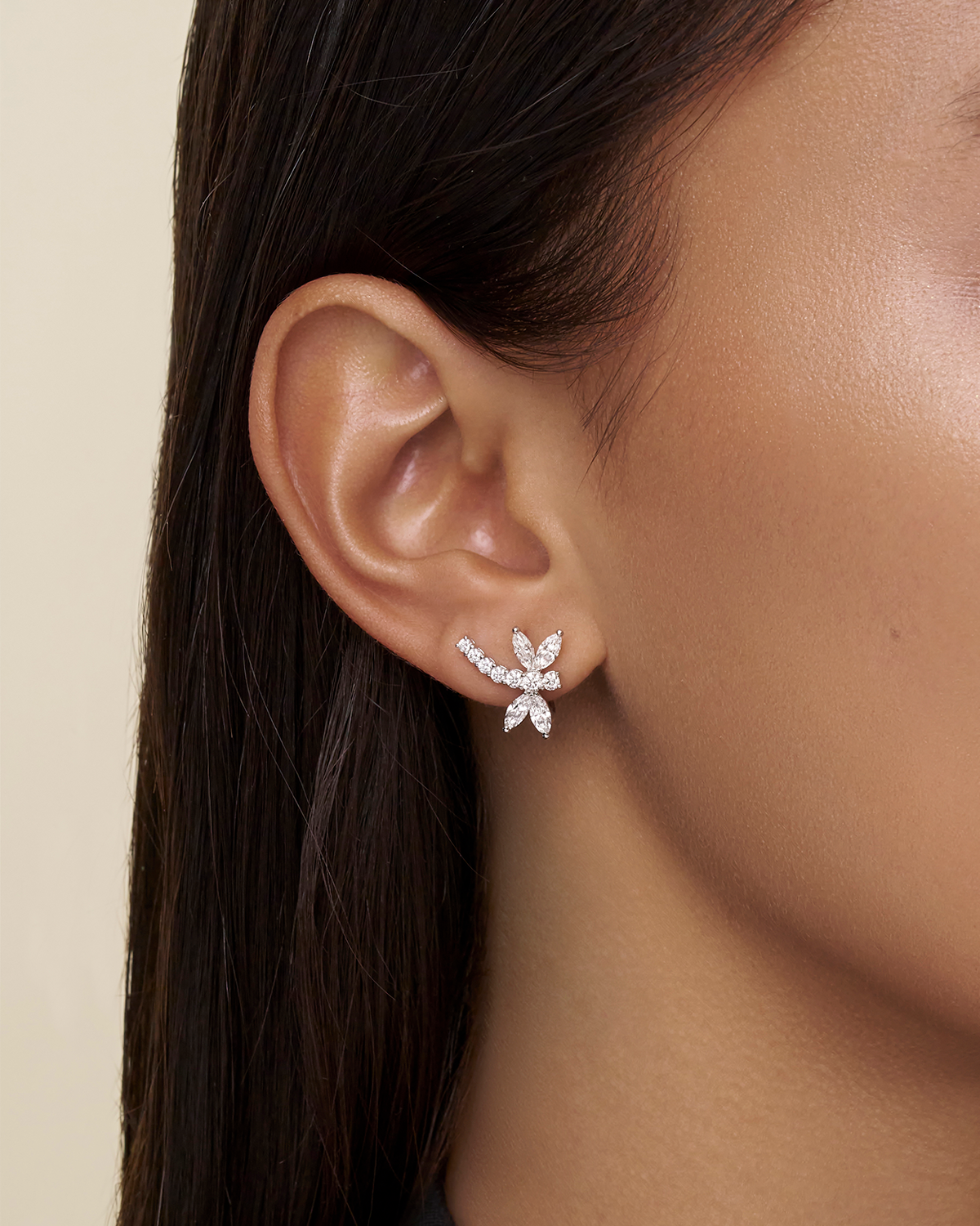 White Diamond Dragonfly Earrings in WG OB C25E12W