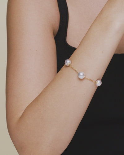 Paspaley Diamond Touchstone Pearl Bracelet On Body v19b10ypo12
