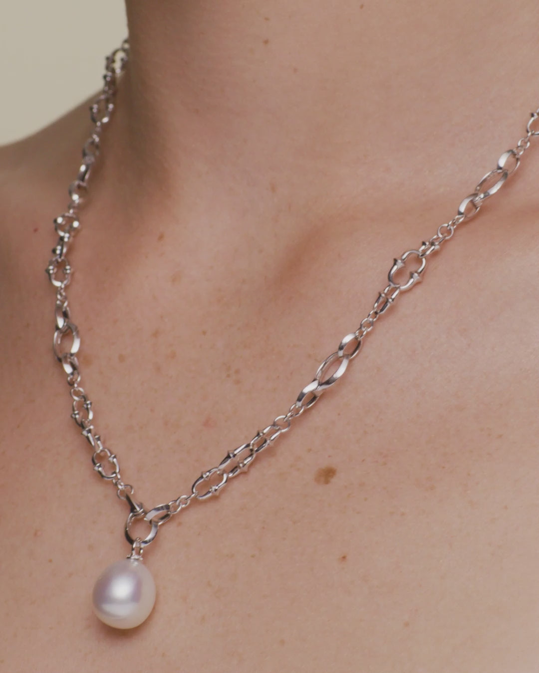 Dive Chain 13mm Pearl Charm Necklace On Body DD25N01WPO13 SKUS D21N01W D25A10WPO13