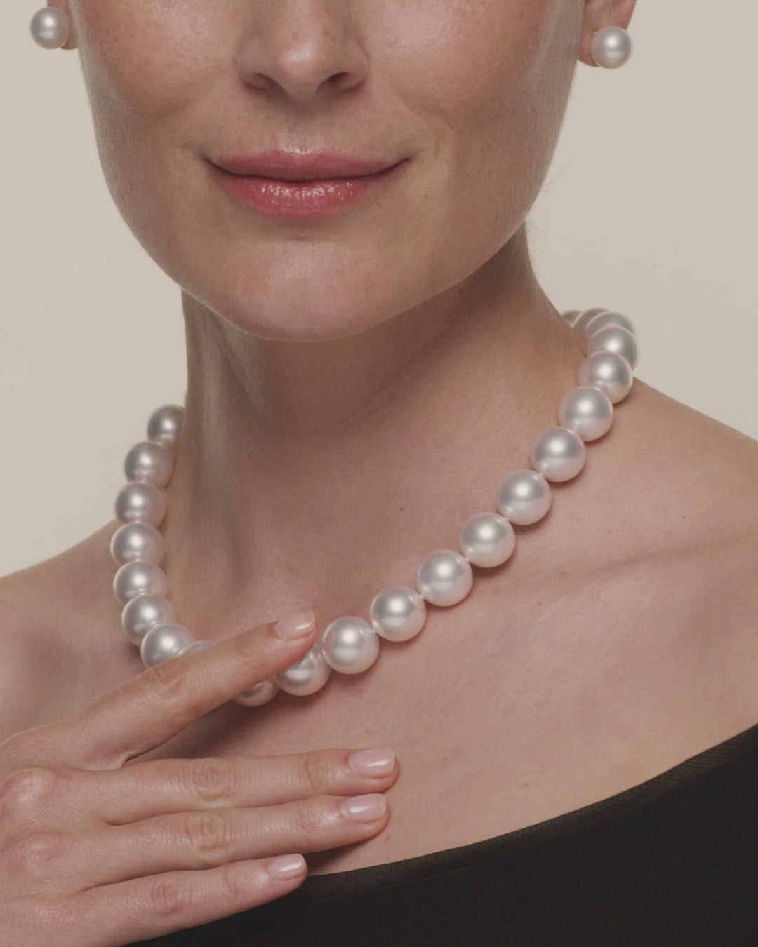 Paspaley Super Strand round pearl necklace featuring 15–17mm South Sea pearls, luxury statement pearl jewellery