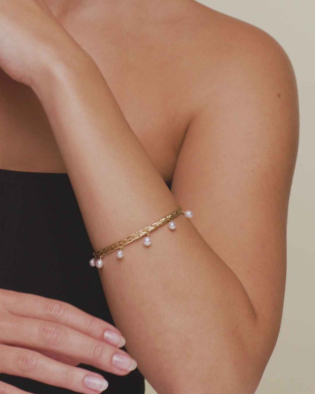 Paspaley Pandanus Keshi Pearl Rain Bangle Yellow Gold On Body DE22B40YKQ