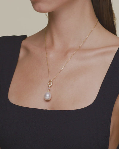Paspaley-Diamond-Anchor-Link-Pearl-Pendant-Yellow-Gold-On-Body-D24P60YPD15