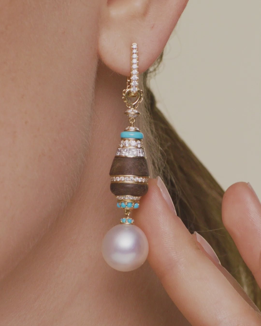 Paspaley Lugger Wood Pearl Earrings Yellow Gold 
On Body DB20AE30YC16E04Y SKU B20AE30YPD12 C16E04Y