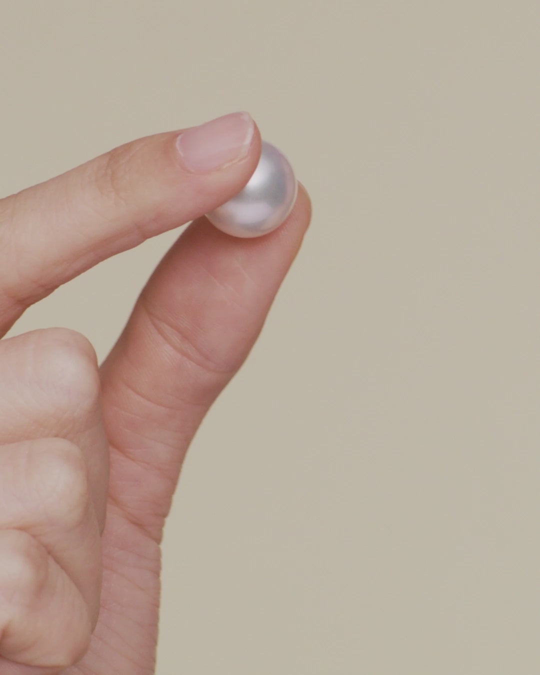 Paspaley Lavalier Pearl Necklace On Body dh13n01ypb15